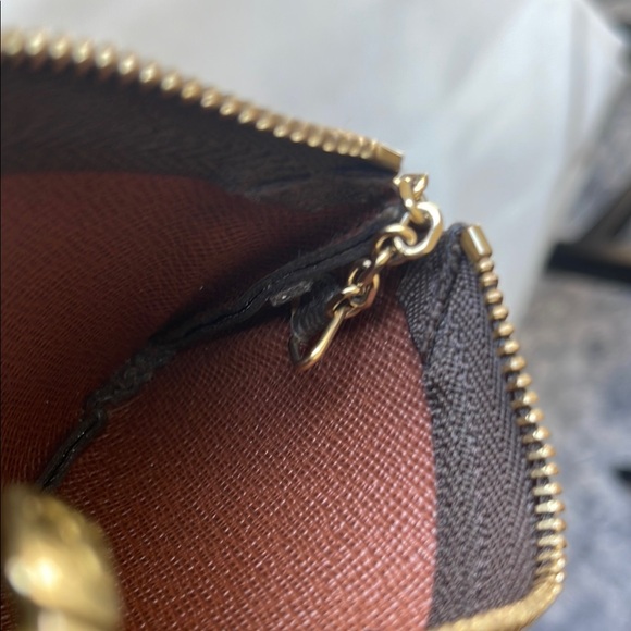 SOLD!!!! Louis Vuitton Monogram Key Pouch - Picture 13 of 16